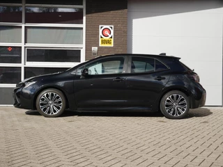 Toyota Corolla 2.0 Hybrid Team D GR Navi+BT| Camera| Dealer onderhouden / 2