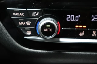 BMW 5 Series Touring 520i High Executive M Sport Pakket Automaat  / Navigatiesysteem Professional / Panoramadak / Comfortstoelen / Driving Assistant Plus / 19 Inch / Stoelverwarming voor+achter / Achteruitrijcamera / Hifi / Adaptieve LED-koplampen / Leder / DAB / 40