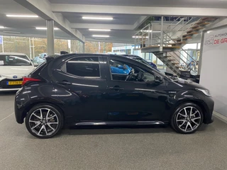 Toyota Yaris 1.5 Hybrid Executive/ NL auto/ Eerste eigenaar/ Automaat/ Stoelverwarming/ Navi/ Apple carplay/ Pano / 7