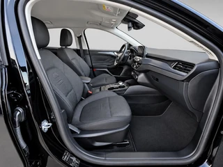 Ford Focus Wagon 125PK Active | Automaat | Winterpack | 17" Velgen | Apple Carplay/Android Auto | BTW auto / 28