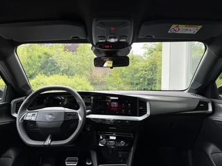 Opel Mokka Electric GS 54 kWh | Two Tone | Achteruitrijcamera | Facelift model | Apple Carplay/Android Auto | LED | Privacy Glass / 24
