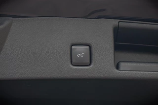 Ford Kuga 1.5 EcoBoost ST-Line X | Automaat | TREKHAAK | 1800 KG Trekvermogen | Camera | Open dak | AGR Stoelen | BLIS | 20 INCH VELGEN / 20
