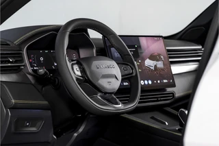 Lynk & Co 01 1.5 PHEV 276 PK More | S/K-panodak | Dig. Cockpit | Stoel-+Stuurverw. | 360 Camera | Adapt. Cruise | Memory | Elek. klep | LM 20" | 2650 / 16