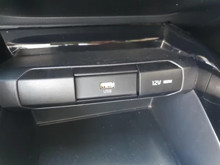 Kia Stonic 1.0 T-GDi MHEV DynamicLine | Navigatie | Camera | Climate control | Cruise control | Apple Carplay / Android Auto | Parkeersensoren achter | / 30