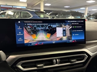 BMW 3-serie Touring 330e xDrive M-pakket facelift / Panorama-dak / head-up / 360 camera / Harman-Kardon / 35