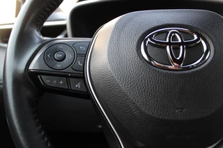 Toyota Corolla Cross 2.0 HYBRID 184PK FIRST-EDITION BLIND-SPOT EL-ACHTERKLEP LM-VELGEN KEYLESS PARK-SENSOREN STOELVERW DRAADLOOS-LADEN AD-CRUISE BLUETOOTH / 13