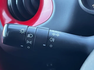 Toyota Aygo 1.0 VVT-i x-otic STOELVERWARMING CAMERA AIRCO EL-SPIEGELS LM-VELGEN 4S-BANDEN / 14