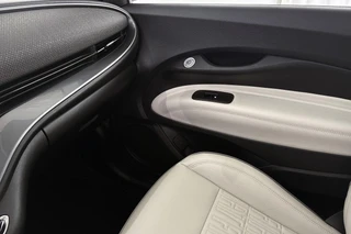 Fiat 500 3+1 La Prima 42 kWh Panoramadak Stoelverwarming Camera Apple CarPlay / 22