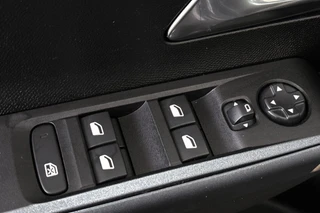 Lancia Ypsilon 1.2 Turbo Hybrid 110pk / 26