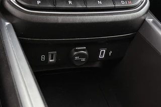 Jeep Avenger 1.2 e-Hybrid Altitude Achteruitrijcamera Apple CarPlay 17" / 31