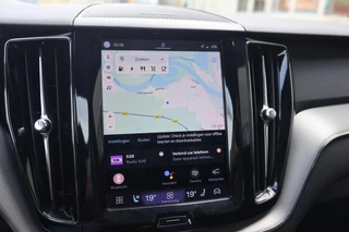 Volvo XC60 T6 Recharge AWD R-Design | Stoelverwarming & Koeling | 360° Camera | Panoramadak | Long Range | H/K | Keyless / 48