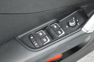 Audi Q2 35 TFSI 150pk S Edition Panoramadak Keyless Virtual Cockpit LED Koplampen S-Line / 17