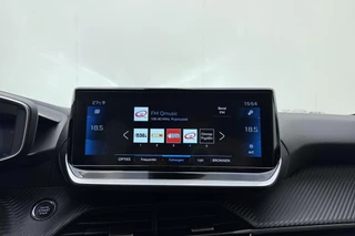 Peugeot 208 1.2T Allure Pack 100pk | Navigatie | Adaptive Cruise Control | Stoelverwarming | Climate Control | Achteruitrijcamera | LED koplampen | 3D Cockpit | 16'' Lichtmetalen velgen | Apple Carplay & Android Auto / 23