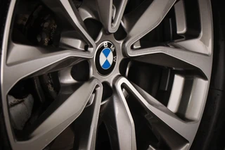 BMW X4 xDrive20i Business Edition Plus | PANORAMADAK | HEAD UP | HOUTAFWERKING | STUURVERWARMING | 19" / 28