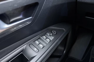 Peugeot 3008 1.2T Allure Pack Business | Navigatie | Achteruitrijcamera | Parkeersensoren | Keyless Entry | LED koplampen | Privacy Glass | Apple Carplay/Android Auto / 20