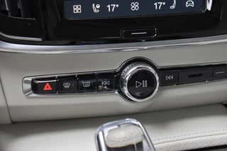 Volvo S90 2.0 T8 AWD Inscription / 23