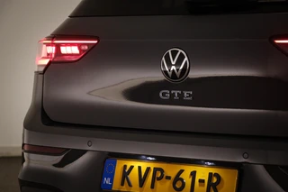 Volkswagen Golf 1.5 eHybrid GTE | LEDER | PANORAMADAK | HEAD UP | STOELVENTILATIE | STUURVERWARMING | TREKHAAK | 18" / 29