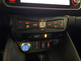 Nissan LEAF N-Connecta 40 kWh / camera / Navigatie / cruisecontrol /boeken/stoelverw / 20