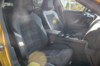 Opel Astra 1.2 Turbo 130 PK Ultimate Automaat Panodak | Camera | AGR Stoelen | Dodehoek Detectie | Adaptieve Cruise Control | 24DKM! | Rijklaar / 24