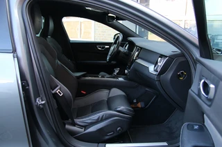 Volvo S60 2.0 T4 R-Design Polestar engineered / 31