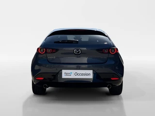 Mazda 3 2.0 e-SkyActiv-G M Hybrid 122 Comfort met Bose | Apple Carplay / Android Auto | Navigatiesysteem | Licht + Regensensor | Elektrisch Verstelbare Bestuurderstoel  | Stoel + Stuurverwarming | Parkeersensoren Voor + Achter | Camera Achter | 18"Lichtmetalen velgen | Lederen Bekleding | Cruise Control Adaptief / 7