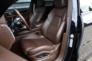 Porsche Cayenne Coupé 3.0 E-Hybrid Platinum Edition SportDesign  | Panorama | Bose | Trekhaak elektr. | Stoelventilatie | 21'' Wielen | / 8