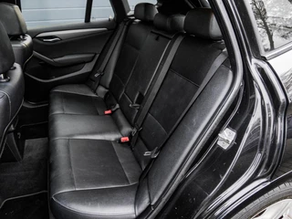 BMW X1 SDrive18i M-sport | Panoramadak | Leder | Xenon | Navi | Harman&Kardon | Stoelverwarming | Climate control / 8