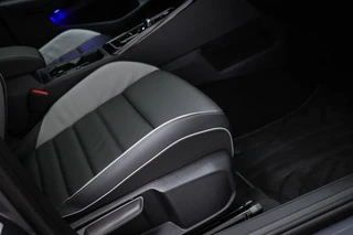 Volkswagen Golf 1.5 eHybrid GTE | LEDER | PANORAMADAK | HEAD UP | STOELVENTILATIE | STUURVERWARMING | TREKHAAK | 18" / 15