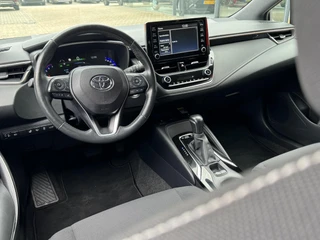Toyota Corolla 1.8 Hybrid Business Plus / 6