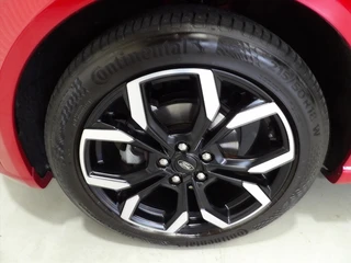 FORD Puma 1.0i Ecoboost Hybrid 125pk Titanium X / 17