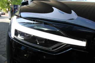 Volvo XC60 2.0 T6 Plug-in hybrid AWD Plus Black Edition  | Panoramadak | H/K | Camera | Leder / 27