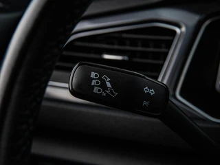 Volkswagen T-Roc 1.5 TSI 150 PK DSG Style IQ.DRIVE | Trekhaak | Virtual Cockpit | LED | ACC | Camera | Dodehoekdetectie | Stoel-/Stuurverwarming | Navigatie | Apple CarPlay/Android Auto | 18" / 19