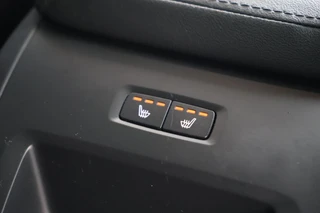 Volvo XC60 T6 Recharge AWD R-Design | Stoelverwarming & Koeling | 360° Camera | Panoramadak | Long Range | H/K | Keyless / 24