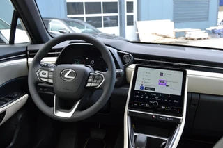 Lexus LBX 1.5 Elegant 2WD NIEUW DIRECT LEVERBAAR PREMIUM PACK KEYLESS EL-ACHTERKLEP BLIND-SPOT STOELVERW STUURVERW / 29