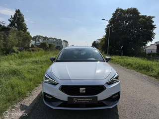 Seat Leon Sportstourer 1.5 eTSI FR / Pano / Trekhaak / Beats / 36