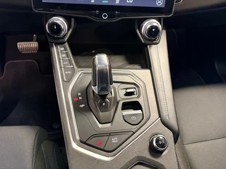 Lynk & Co 01 1.5 / pano / navi / camera / Infinity / memory / elec klep / Apple carplay / 34