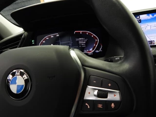 BMW 1-Serie 118i Aut. Intro Sport Line VOL LEER/NAVI/CAMERA/LED/18"LMV! / 19