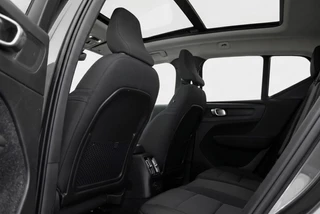 Volvo XC40 T5 Recharge Inscription 262PK Pano l Winterpakket l Camera l Carplay / 10