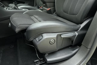 Opel Grandland 1.2 Turbo 130pk GS Line | Navigatie | Camera | Keyless | Electrische achterklep | Dakrails | Stoel & Stuurverwarming | AGR Stoelen | Climate control / 21