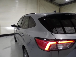 Ford Kuga 2.5 PHEV e-CVT 225pk ST-Line X / 15