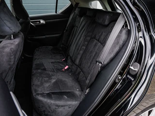 Lexus CT 200h Hybrid | Camera | Navi | Alcantara | Climate control | Cruise control | DAB+ | Trekhaak | Bluetooth / 7