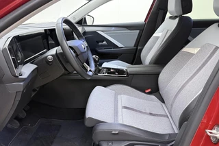 Opel Astra 1.2 Business Elegance 130pk | Navigatie | Climate Control | Stoel-Stuur-Voorruitverwarming | LED Verlichting | Camera | AGR Comfortstoel | Apple Carplay - Android Auto / 39