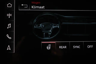 Audi Q8 Sportback e-tron 55 quattro Edition 115 kWh | PANORAMADAK | ACHTERBANKVERWARMING | AMBIENT LIGHTING | HEAD UP | B&O | TREKHAAK | 22" / 11