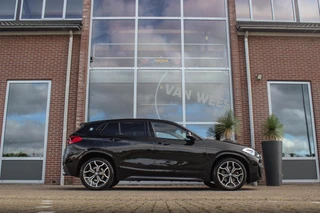 BMW X2 sDrive20i High Executive Edition | M-sport | Driving Assistant Plus | Camera | Apple Carplay | File assistent | Active cruise control | Park Assistant | DAB | Sportstoelen | LED / 8