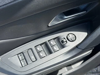 Peugeot 308 1.2 SW PureTech Allure '' Allseason banden - Camera - Infotainmentsystem '' / 28
