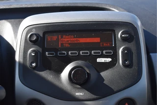 Peugeot 108 1.0 e-VTi Active TOP! Pack Premim Cabriolet | Linnen kap | Airco | Bluetooth | Elekt.ramen | LED dagrijverlichting | NAP / 17