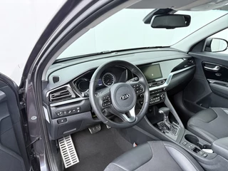 Kia Niro 1.6 GDi Hybrid DynamicPlusLine  - Stoel / Stuurwielverwarming - Climate Control - ACC - Trekhaak - Achteruitrijcamera - Fabrieksgarantie tot 02-2028 / 18