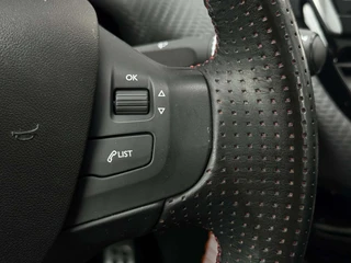 Peugeot 2008 1.2 PureTech GT-line / 12