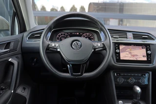 Volkswagen Tiguan 1.4 TSI ACT Highline Business R | Dealer Onderhouden | Led | Virtual | Stoelverwarming | Trekhaak | Carplay / 4