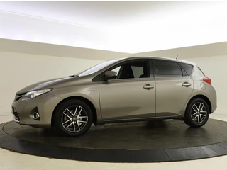 Toyota Auris 1.8 Hybrid Comfort | Navigatie | Trekhaak | Climatronic / 6